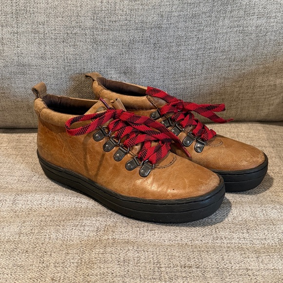 OTBT Shoes - OTBT Green Lake Boots Hiking Used Size 7M